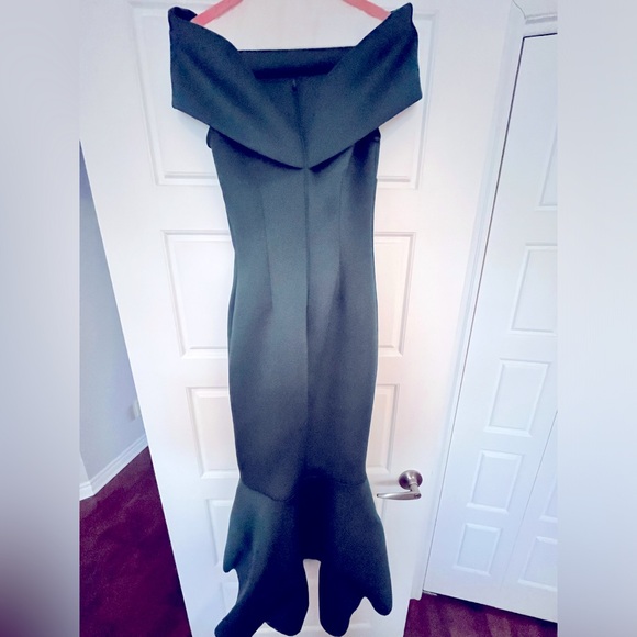 ASOS PREMIUM - GREEN DEEP FOLD OFF SHOULDER PEPLUM MIDI DRESS - Picture 3 of 5